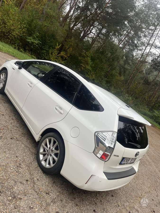 Toyota Prius+ 2012 — photo 6