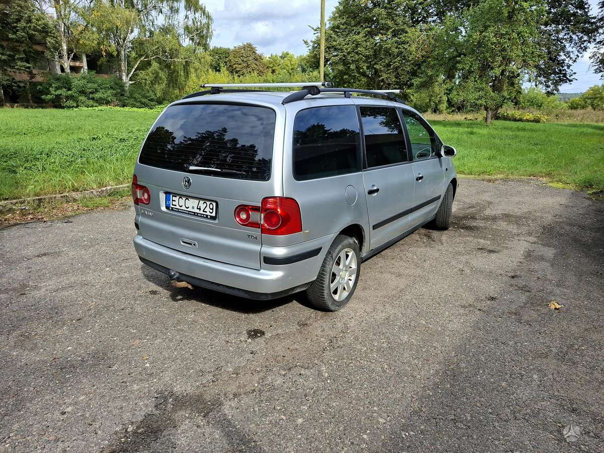 Volkswagen Sharan 2008 — салон