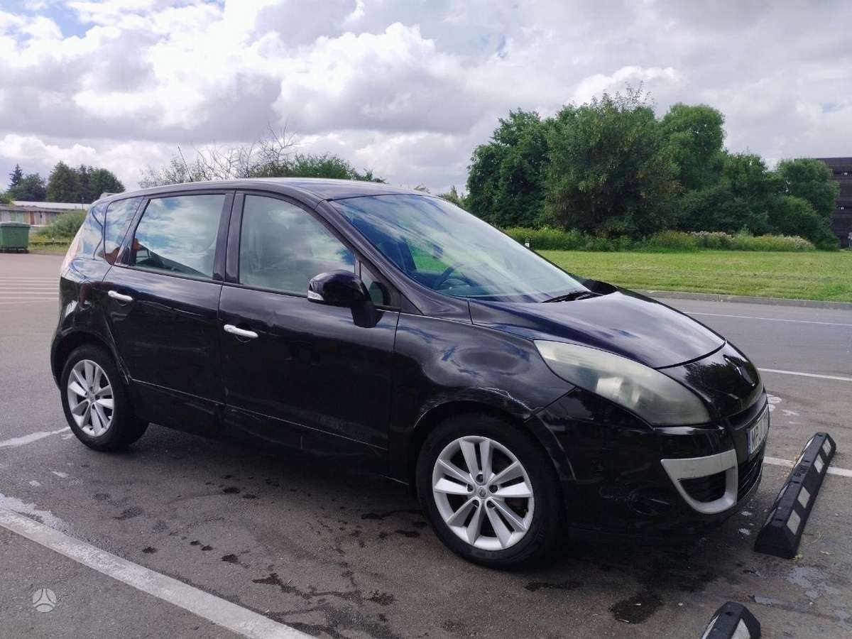 Renault Scenic 2011 — вигляд ззаду