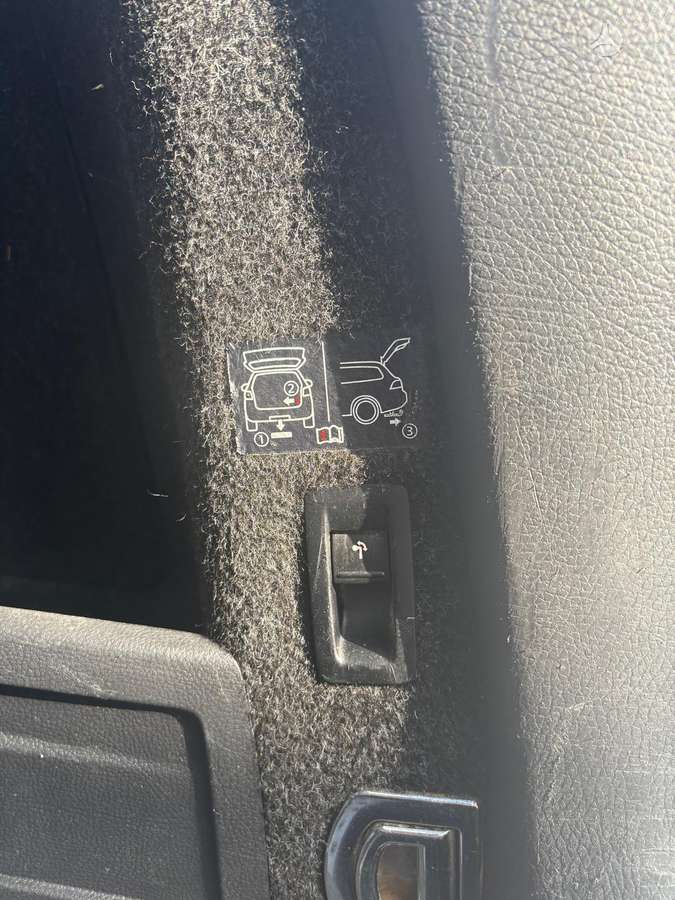 Volkswagen Passat 2012 — photo 10
