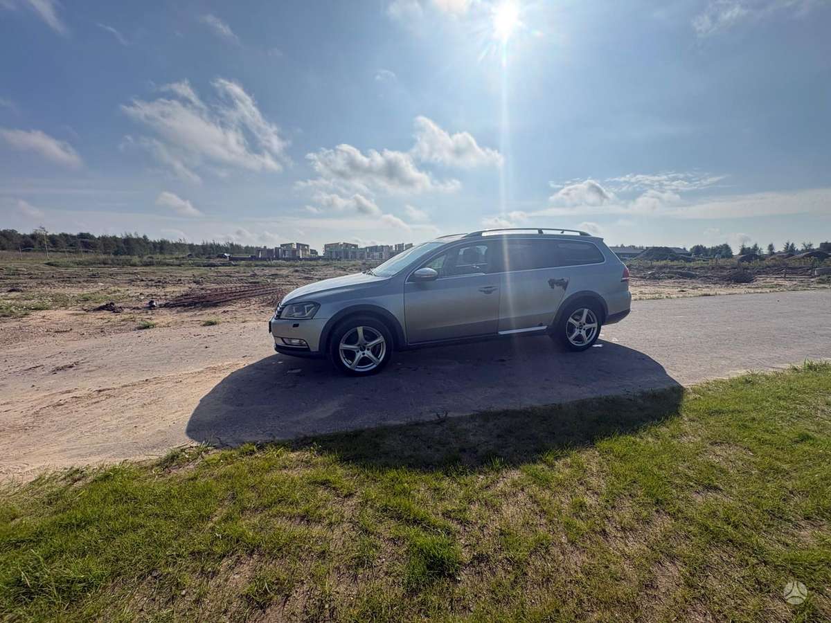 Volkswagen Passat 2012 — photo 13
