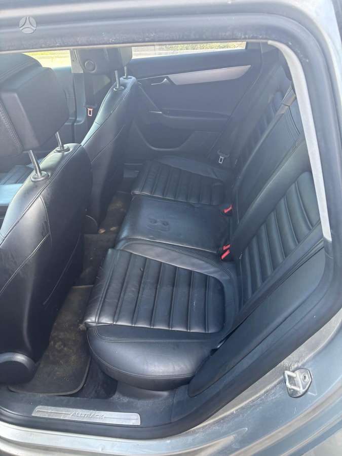 Volkswagen Passat 2012 — photo 8