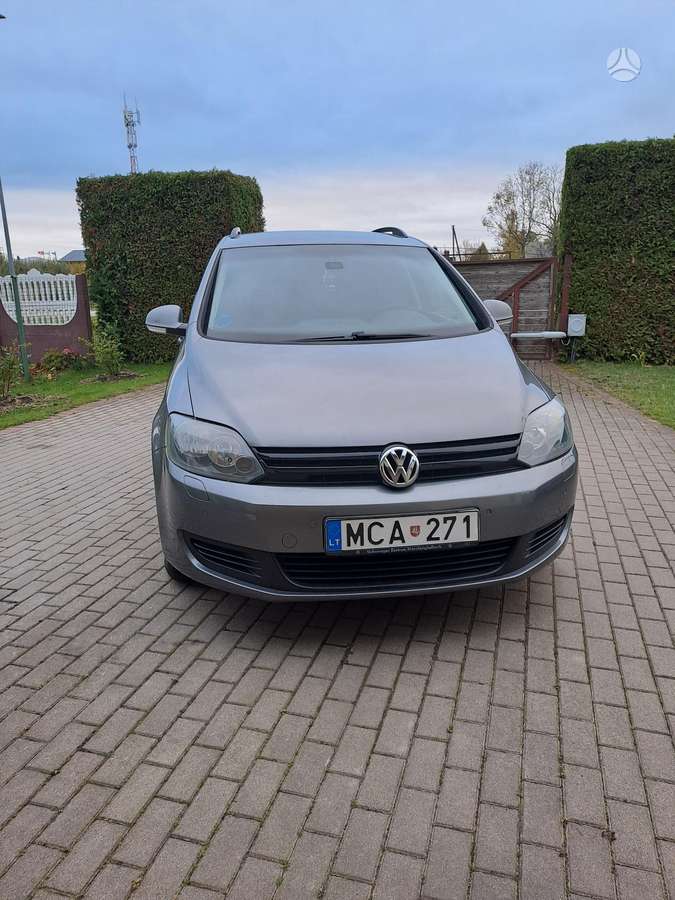 Volkswagen Golf 2009 — interior