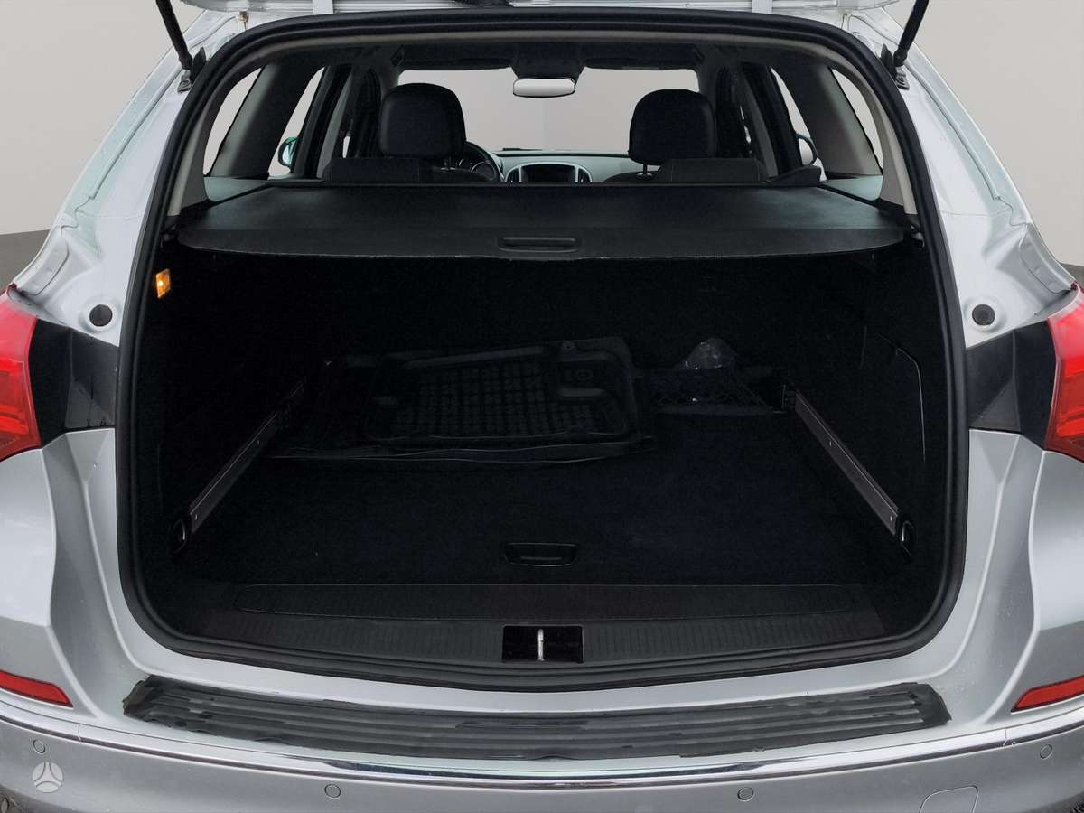 Opel Astra 2015 — photo 10