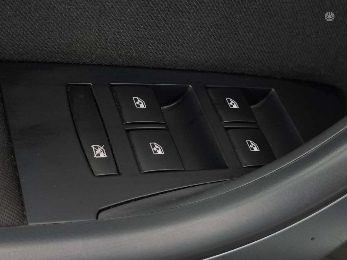 Opel Astra 2015 — photo 14