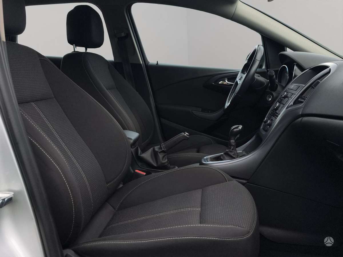 Opel Astra 2015 — photo 8