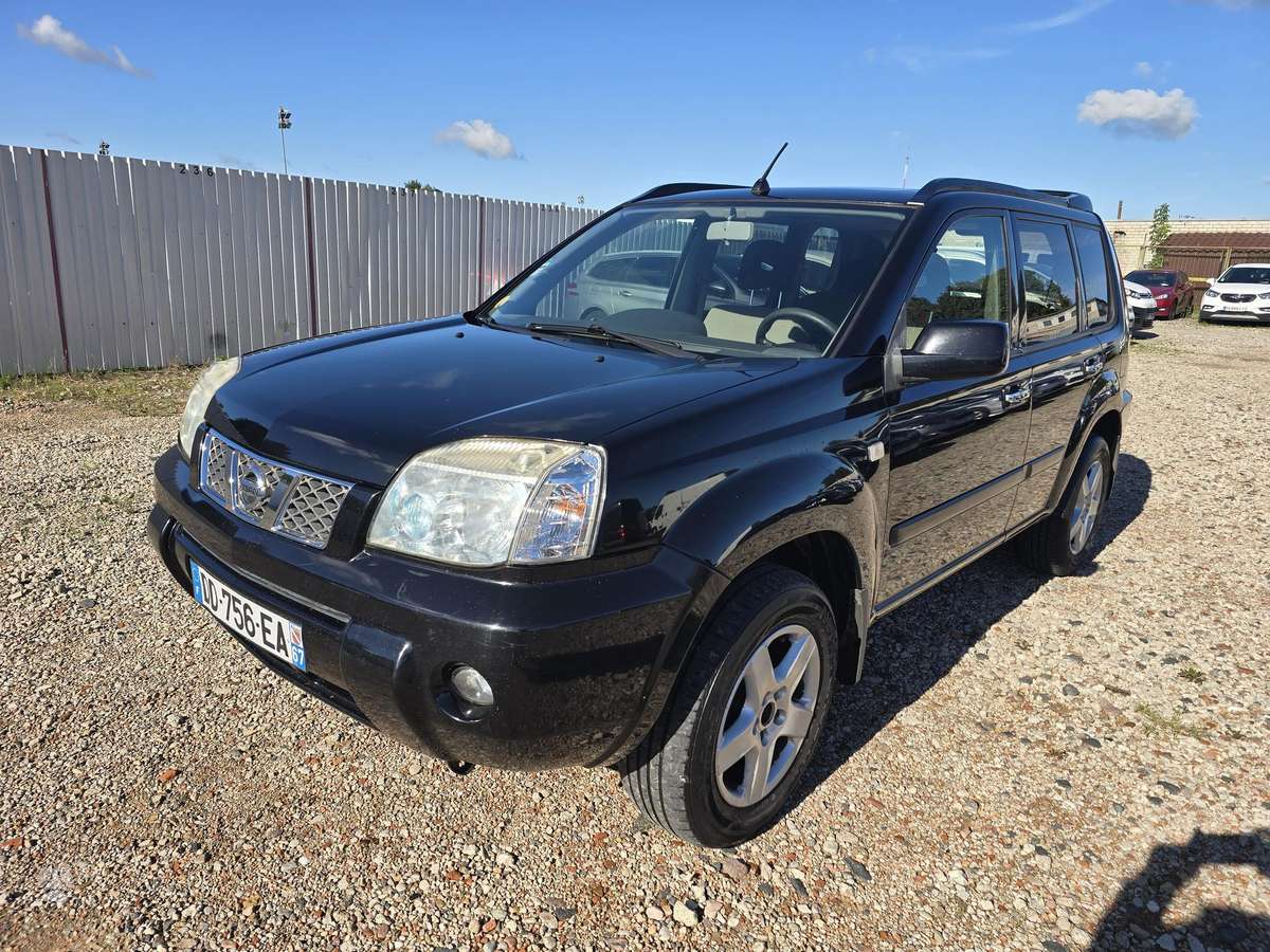 Nissan X-Trail 2006 — rear view