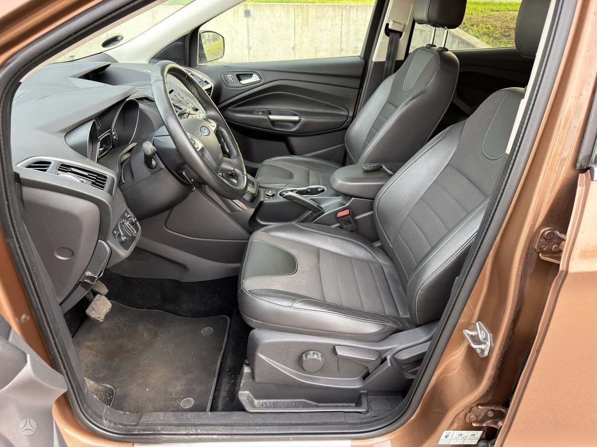 Ford Kuga 2015 — фото 14