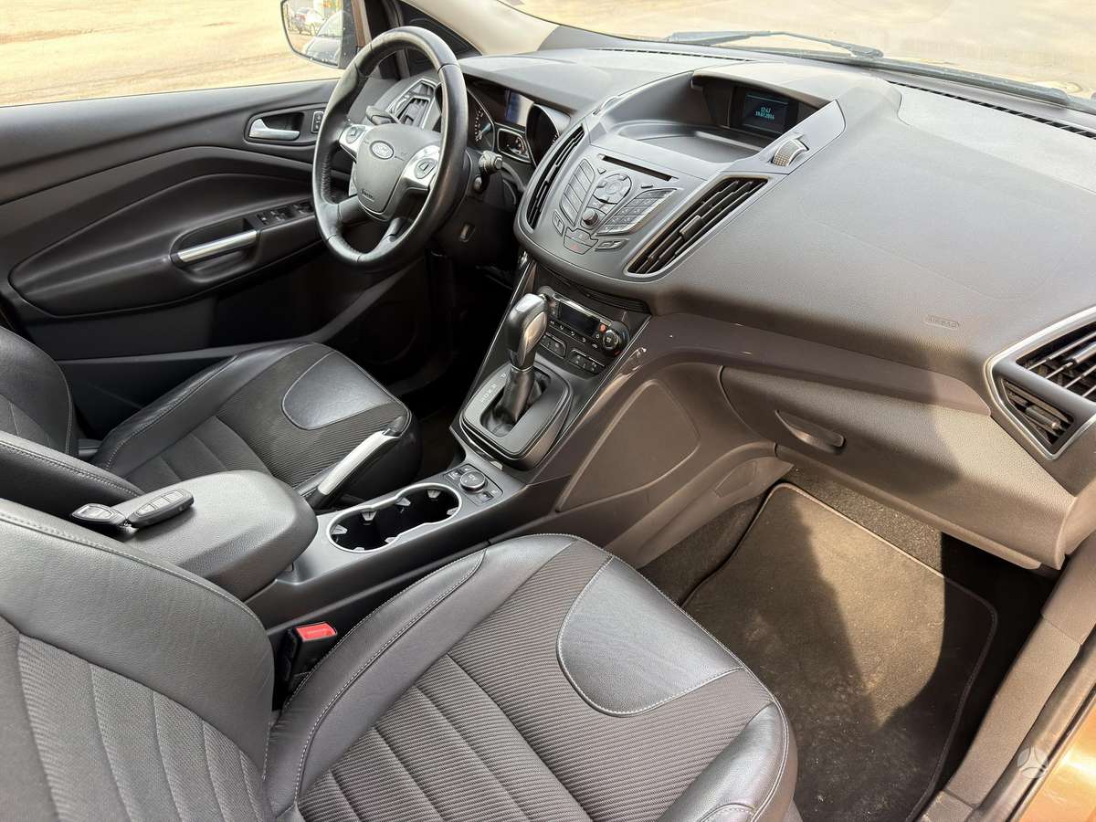 Ford Kuga 2015 — фото 15