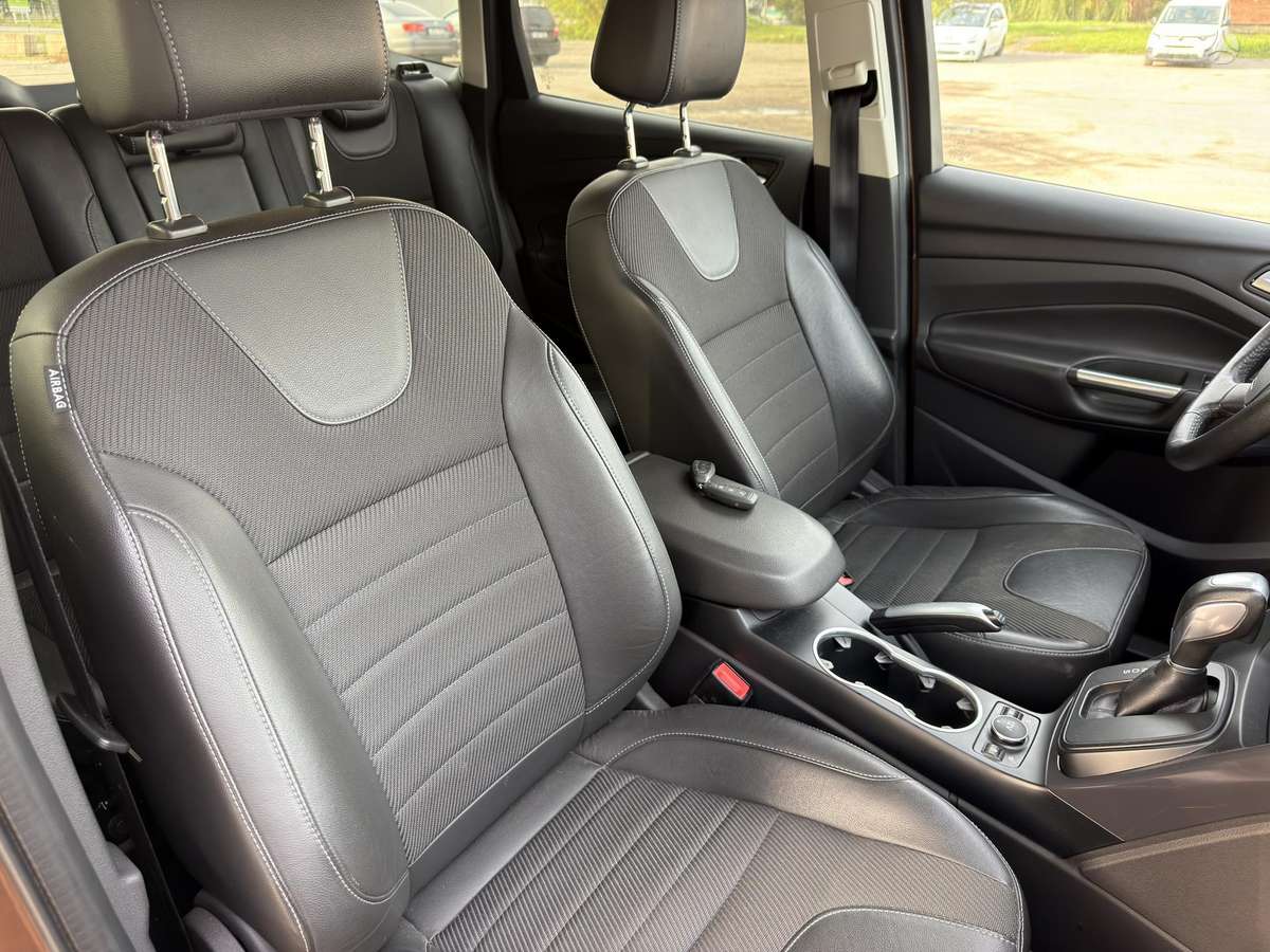 Ford Kuga 2015 — фото 18