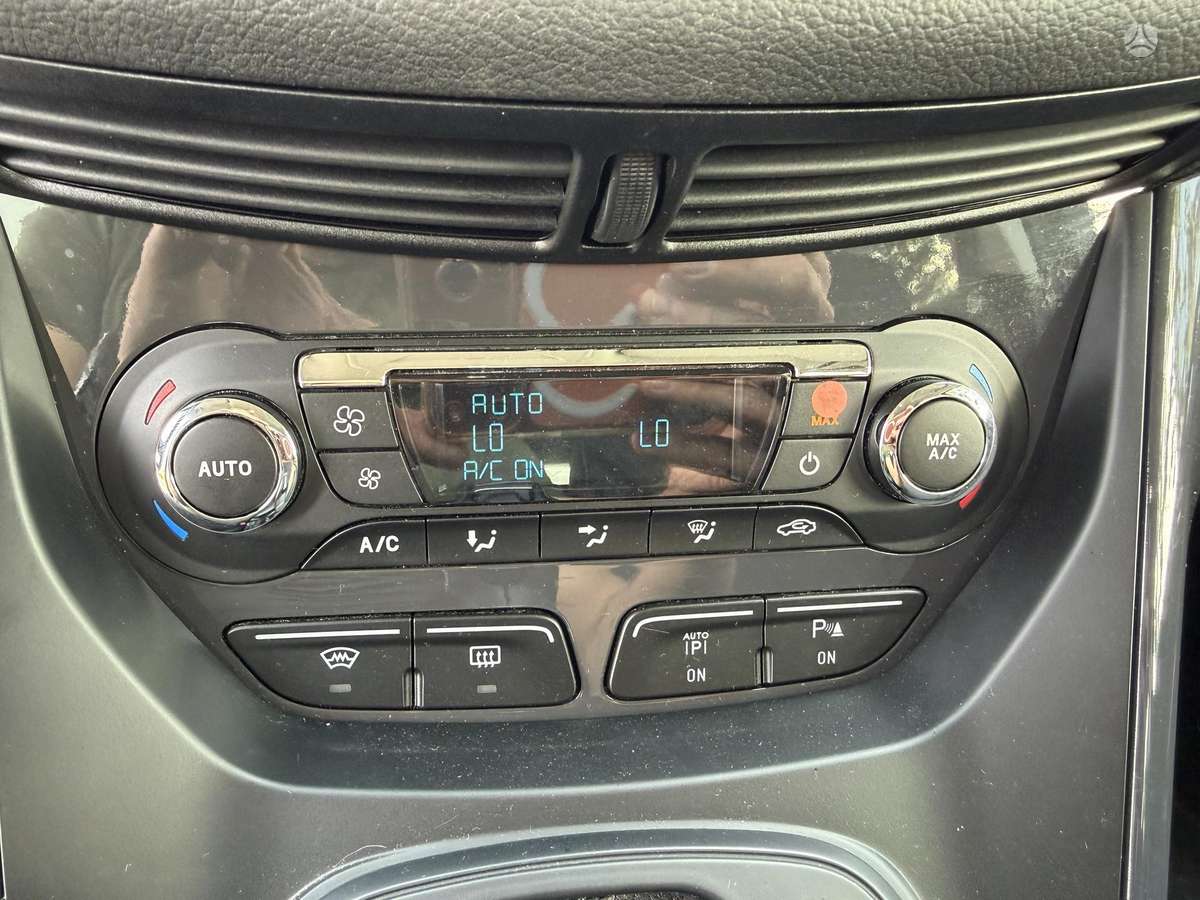 Ford Kuga 2015 — фото 20