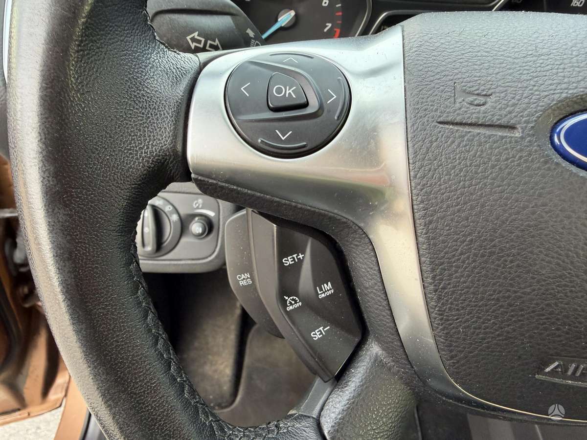 Ford Kuga 2015 — фото 23