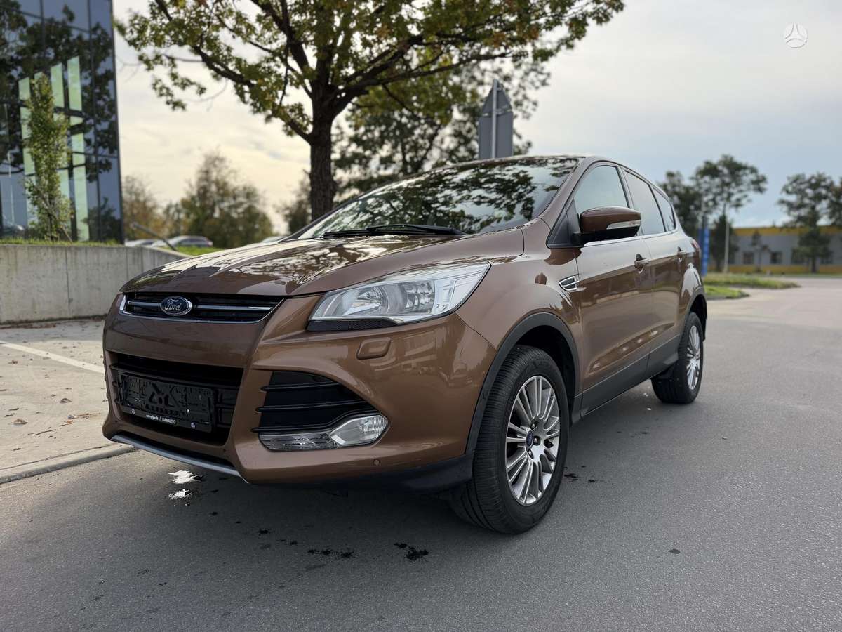 Ford Kuga 2015 — салон