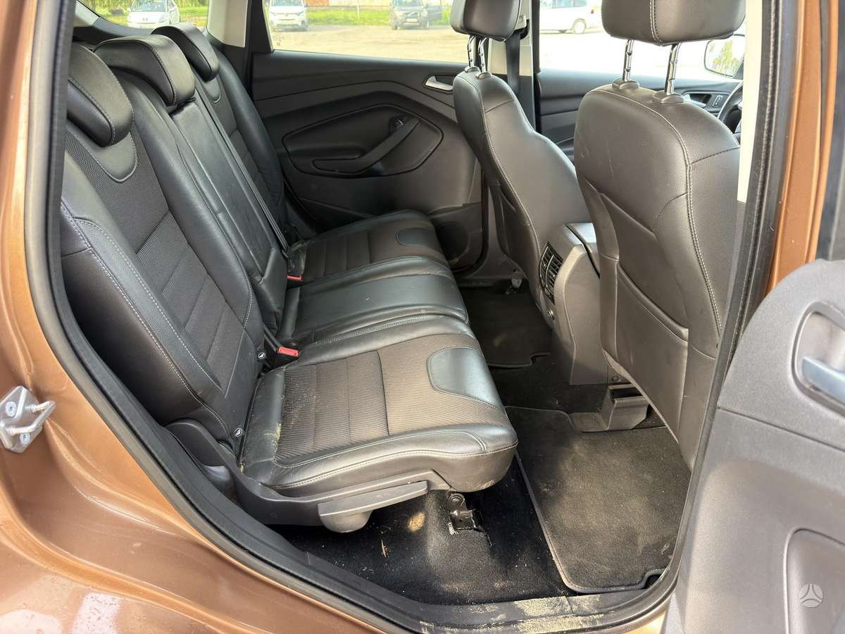 Ford Kuga 2015 — фото 32