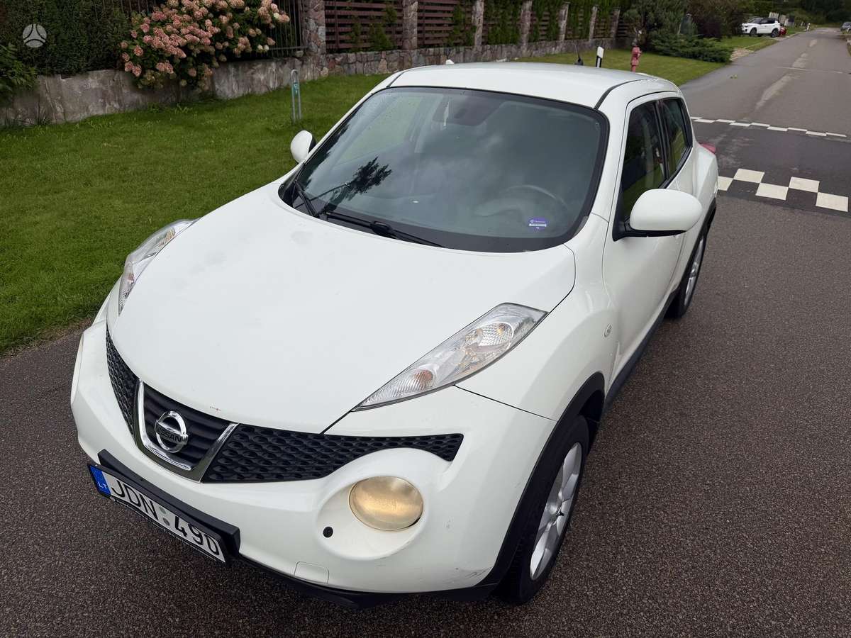 Nissan Juke 2013 — вигляд ззаду