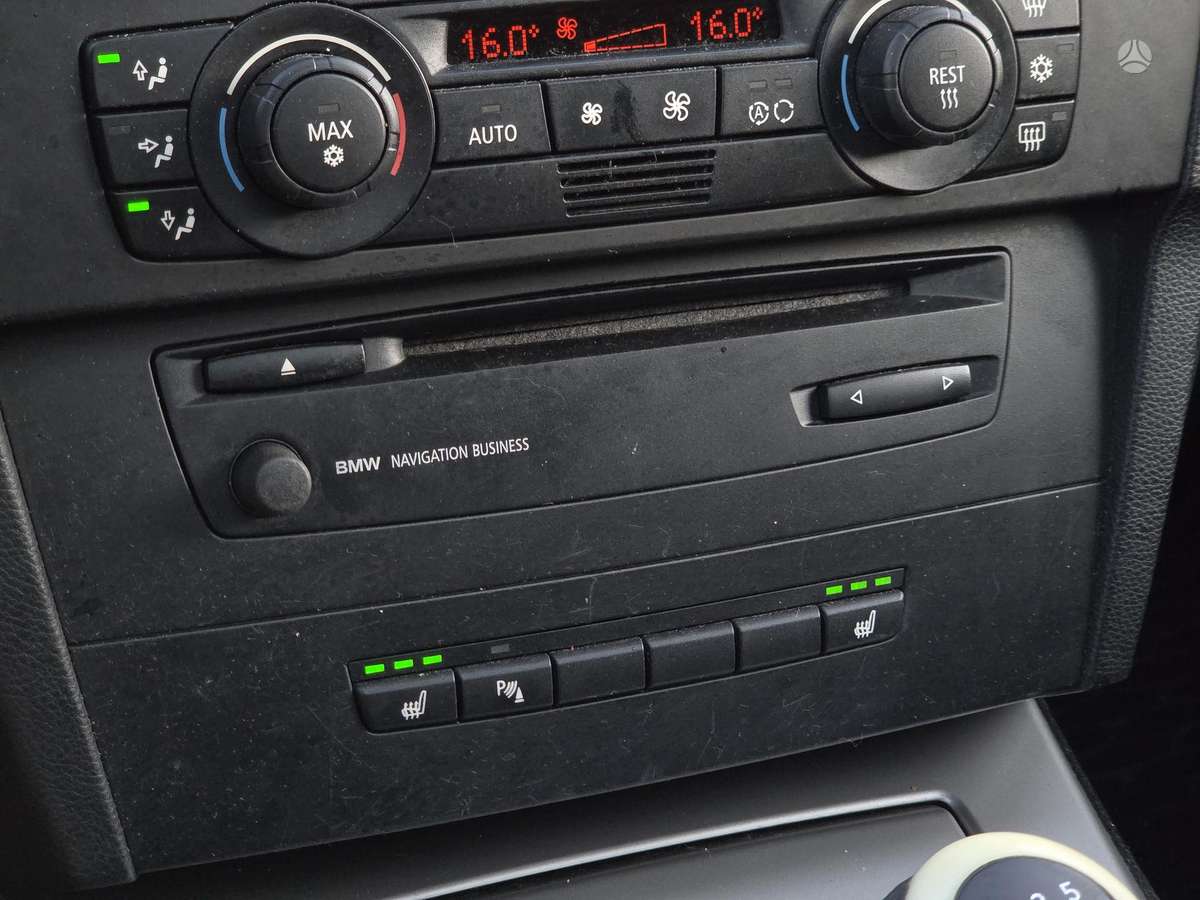 BMW 320 2006 — photo 16