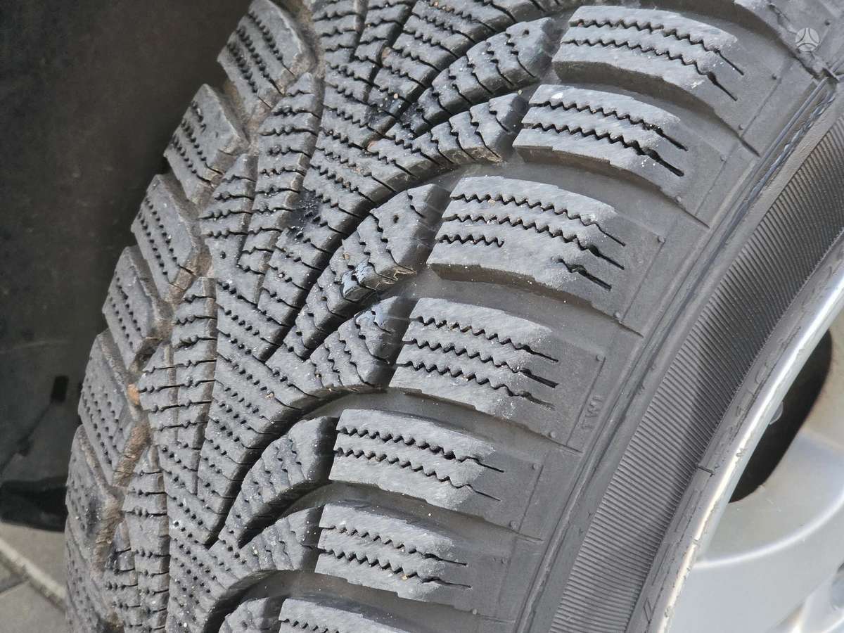 BMW 320 2006 — photo 19