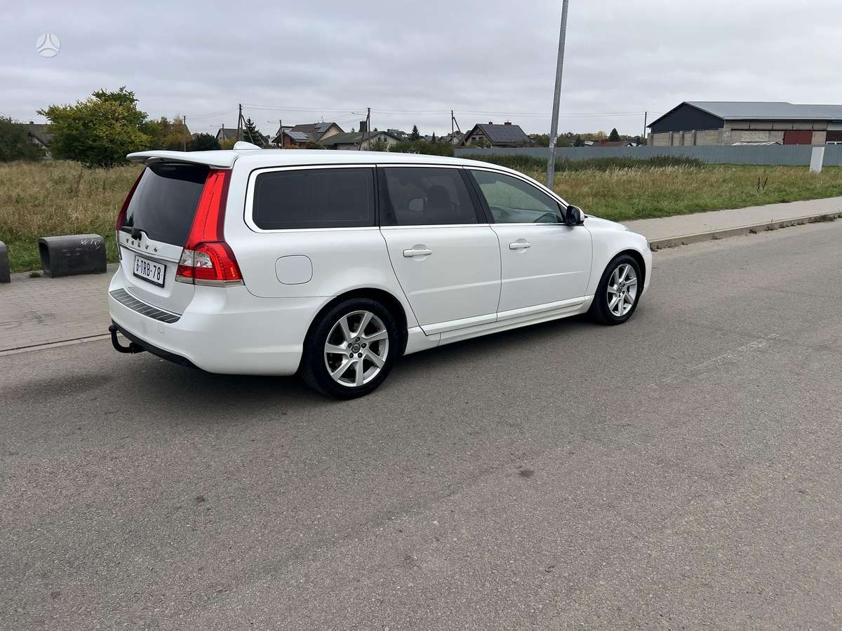 Volvo V70 2014 — photo 13