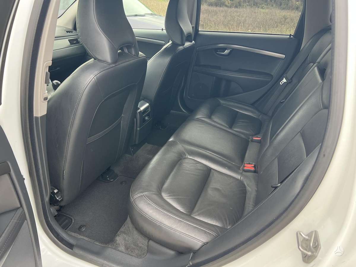 Volvo V70 2014 — photo 17