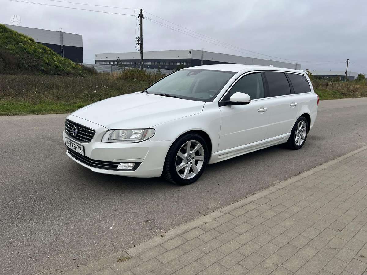 Volvo V70 2014 — rear view