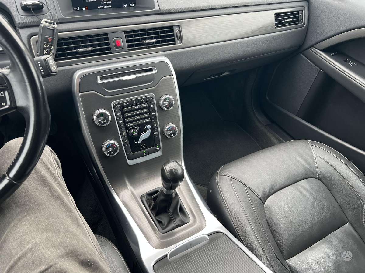 Volvo V70 2014 — photo 20