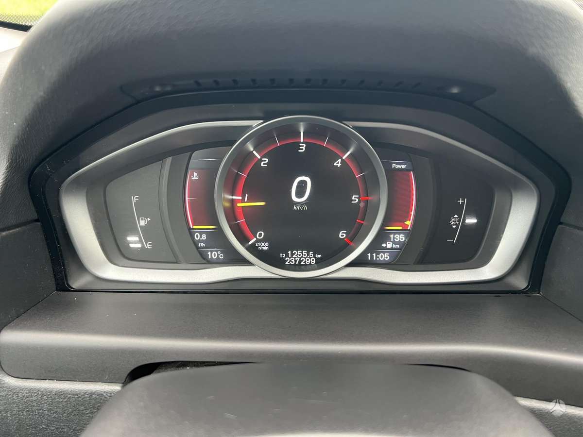 Volvo V70 2014 — photo 23