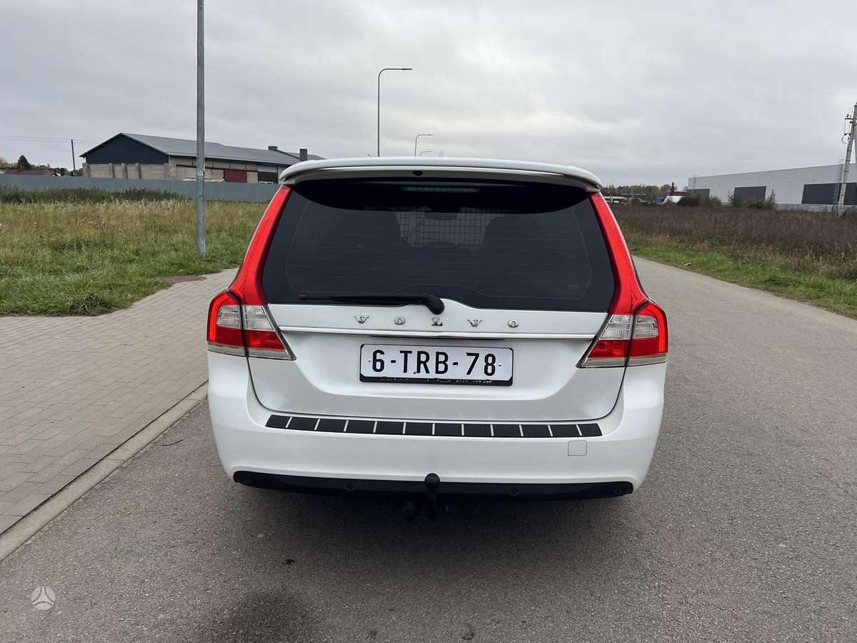 Volvo V70 2014 — photo 27