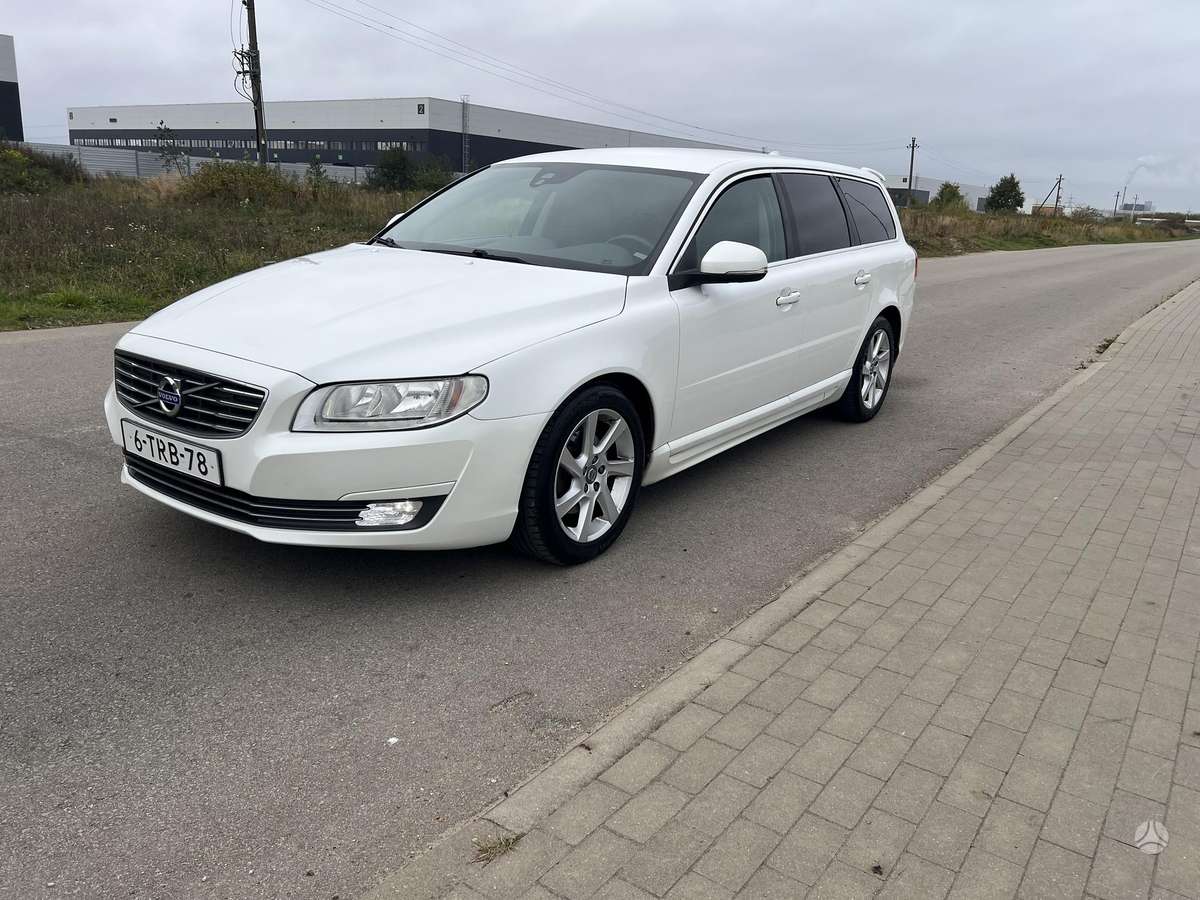 Volvo V70 2014 — interior
