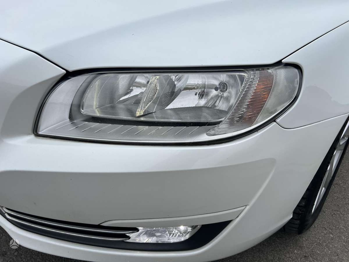 Volvo V70 2014 — photo 32