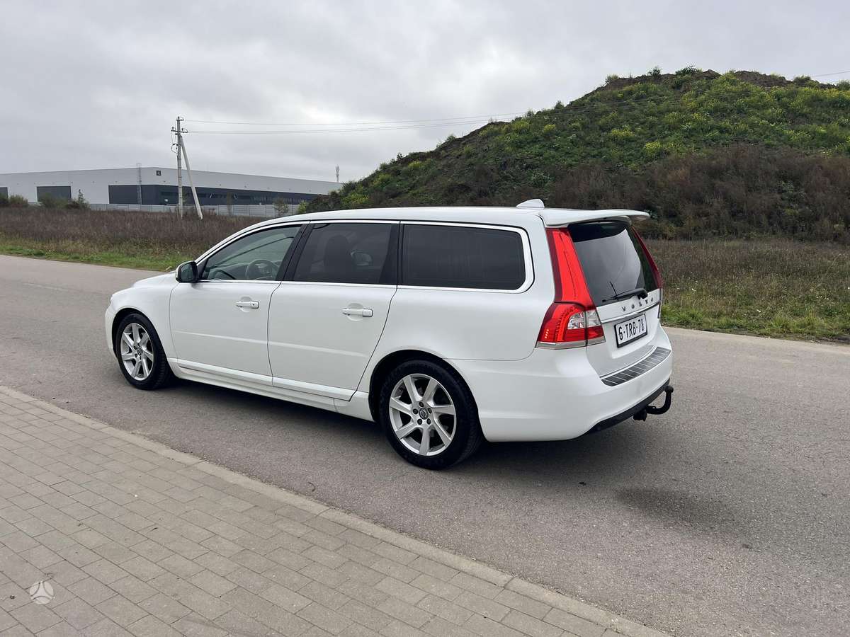 Volvo V70 2014 — photo 9