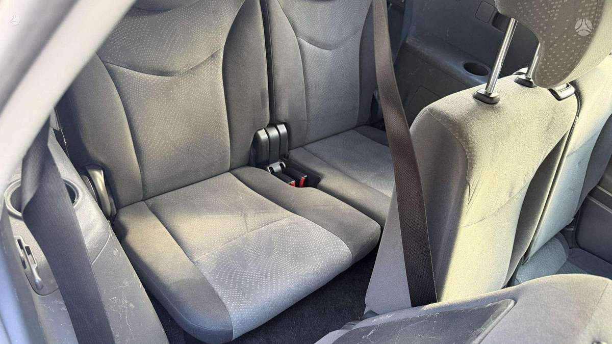 Toyota Prius+ 2014 — photo 11