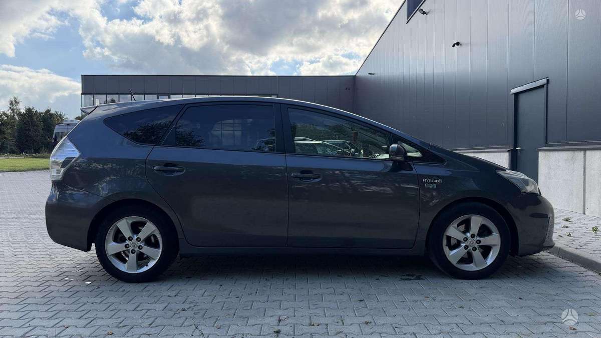 Toyota Prius+ 2014 — photo 5