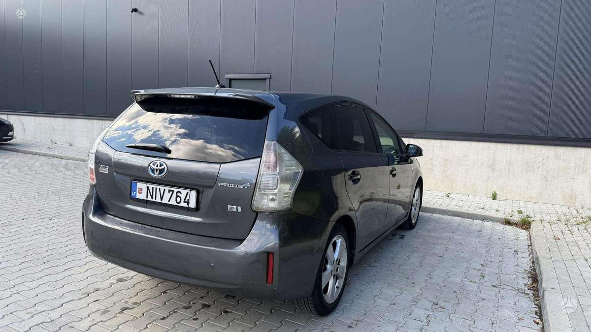Toyota Prius+ 2014 — photo 8