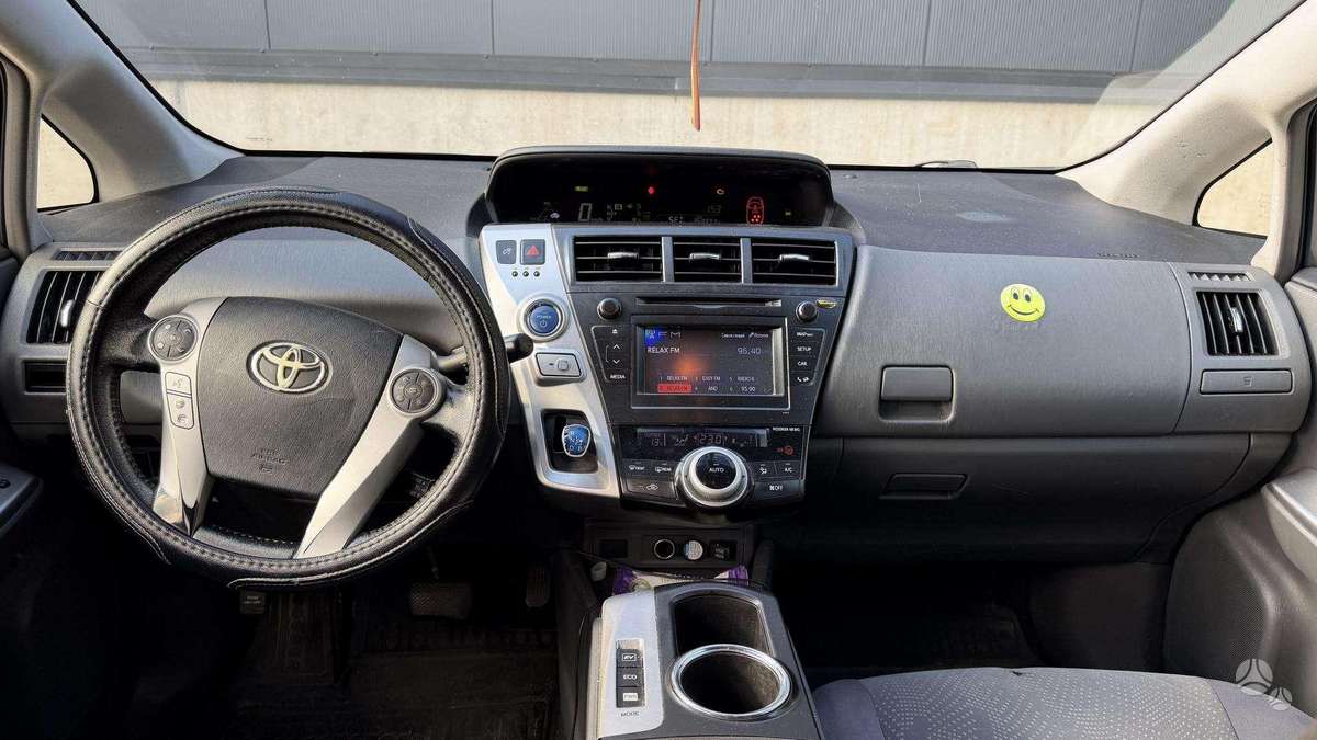 Toyota Prius+ 2014 — photo 9