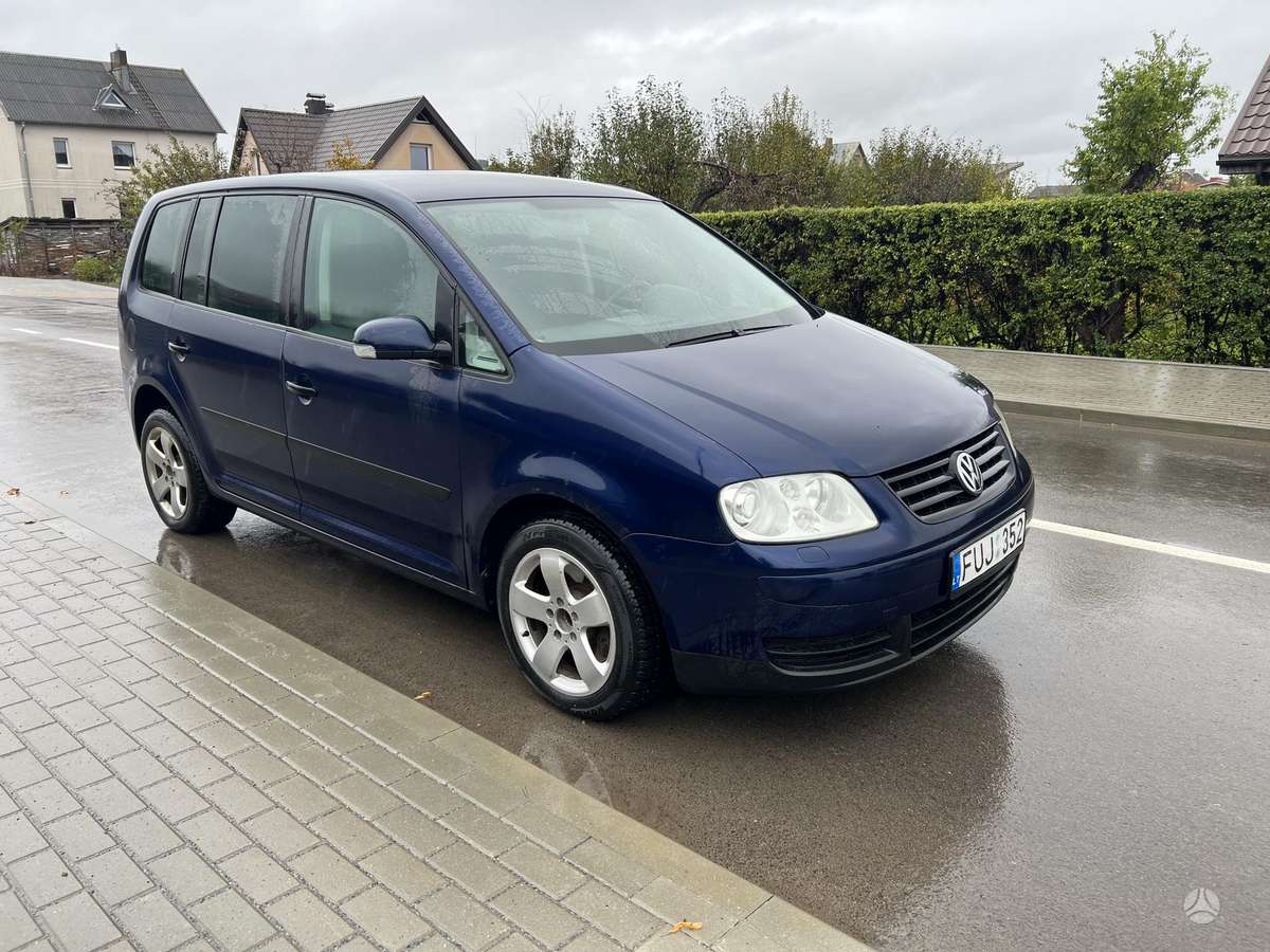 Volkswagen Touran 2004 — двигун 1900 cm³, 105 HP (77kW)