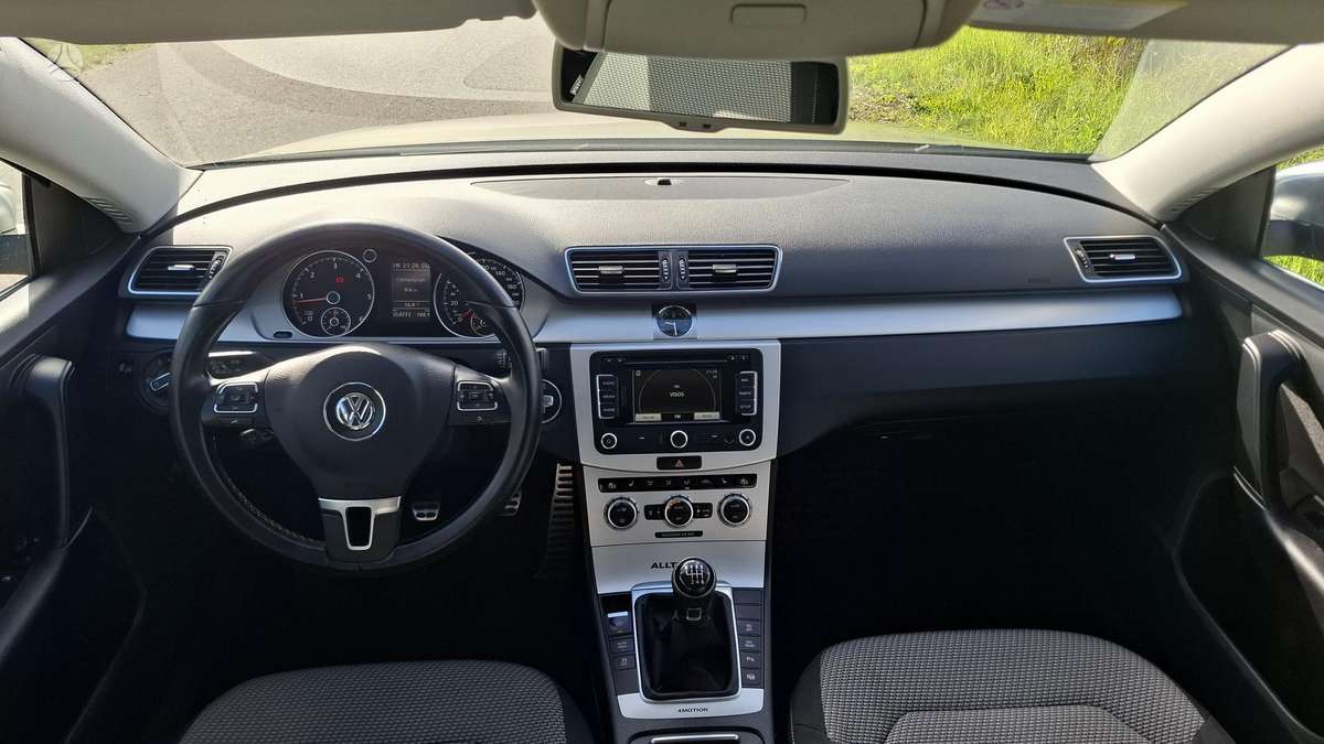 Volkswagen Passat 2014 — photo 15