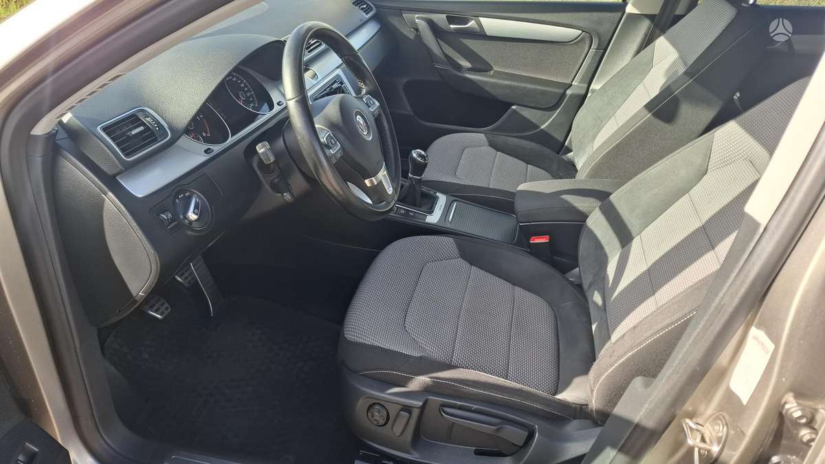 Volkswagen Passat 2014 — photo 16