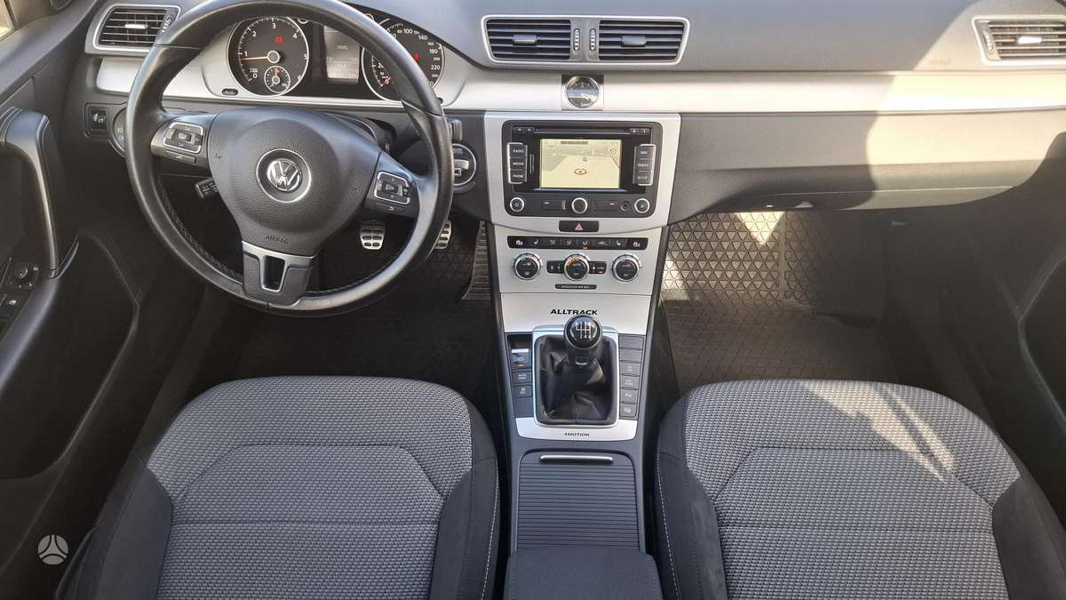 Volkswagen Passat 2014 — photo 17