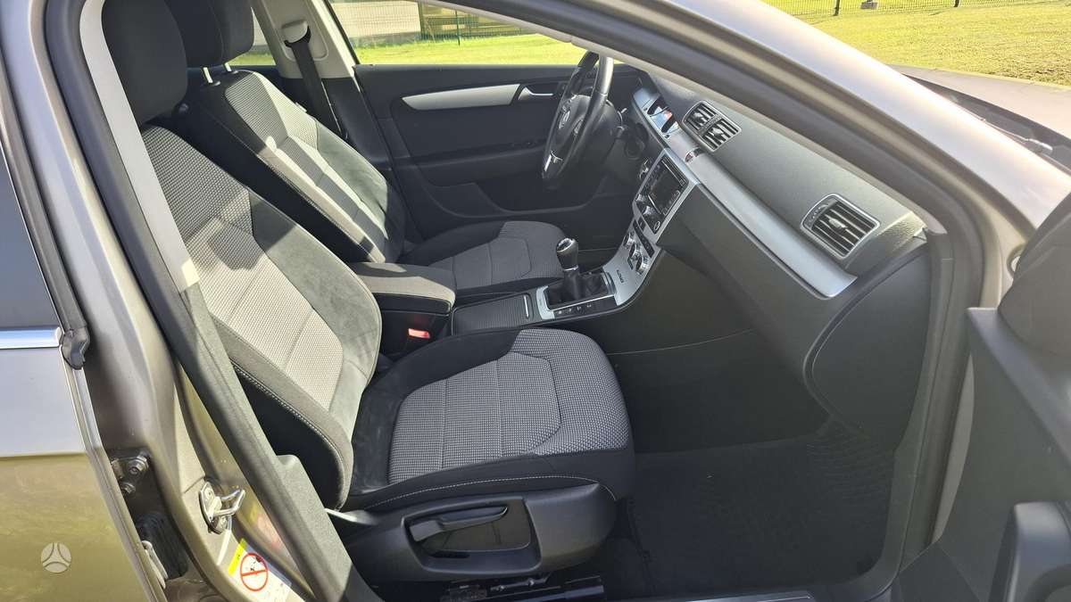 Volkswagen Passat 2014 — photo 21