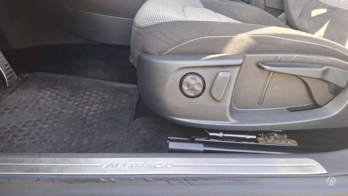 Volkswagen Passat 2014 — photo 23