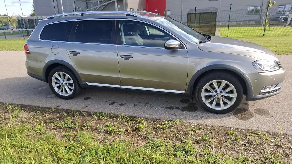 Volkswagen Passat 2014 — photo 8