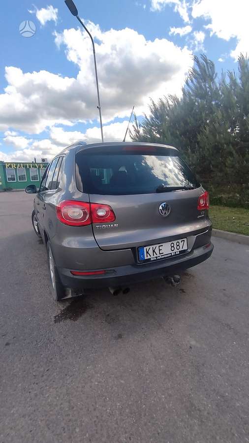 Volkswagen Tiguan 2010 — салон