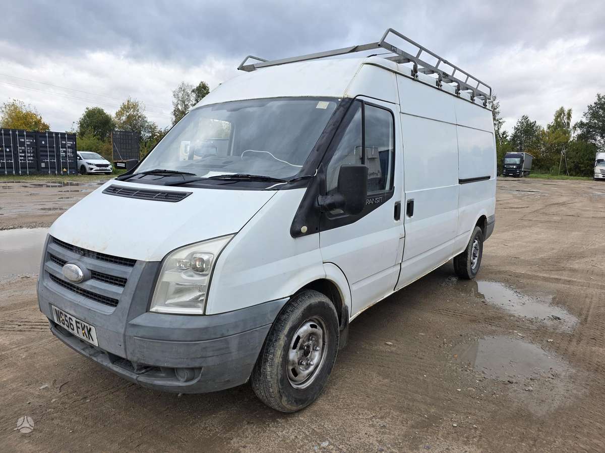 Ford Transit 2006 — rear view