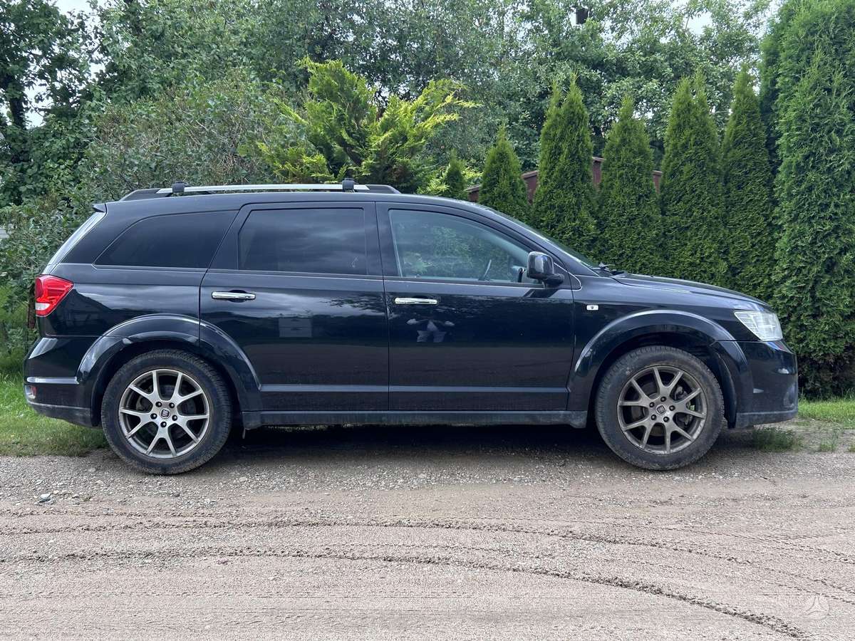 Fiat Freemont 2012 — салон