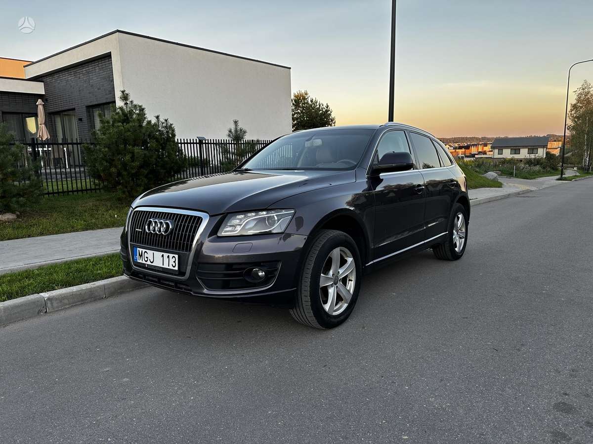 Audi Q5 2009 — interior