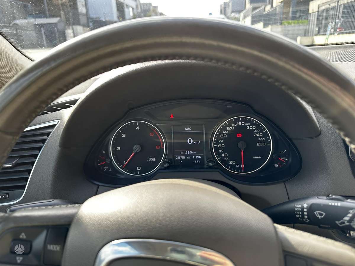 Audi Q5 2009 — photo 7