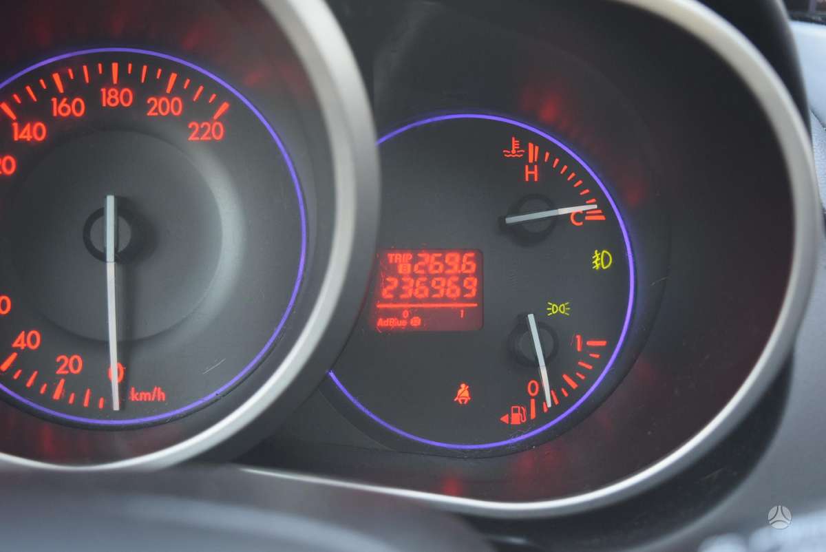 Mazda CX-7 2010 — photo 16