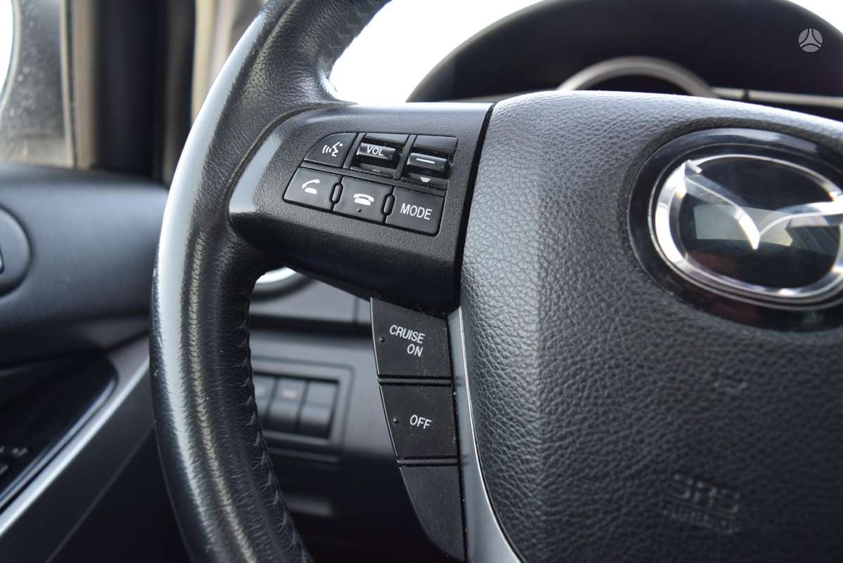 Mazda CX-7 2010 — photo 22