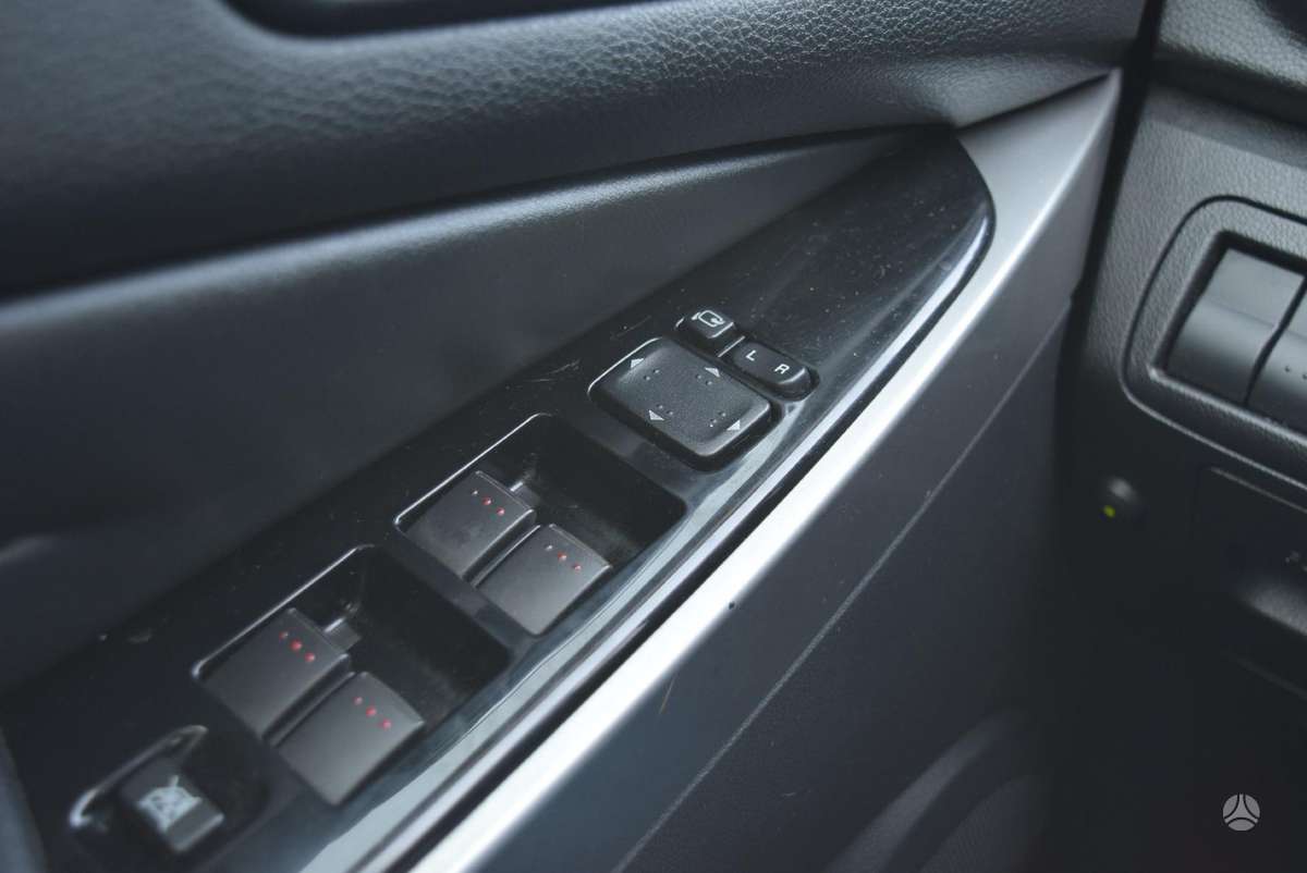 Mazda CX-7 2010 — photo 23