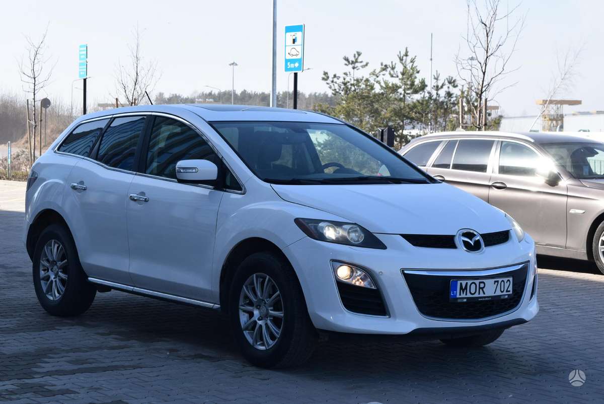 Mazda CX-7 2010 — interior